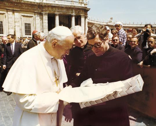 Pope JP II with Canon Howard Root